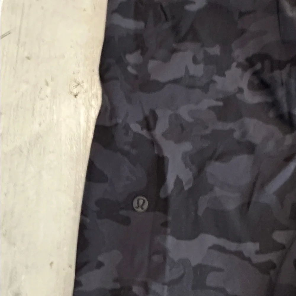 Lululemon On the Fly 7/8 Pant Incognito Camo Multi Grey sz 12 EXCELLENT - Picture 4 of 5